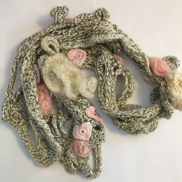 Handcrafted Crochet Scarf, Amazingly Original - Picture 2 of 6